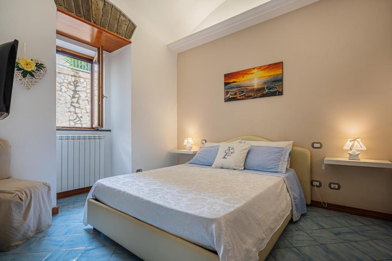 Aquamarine Apartment Віко-Екуенсе Екстер'єр фото